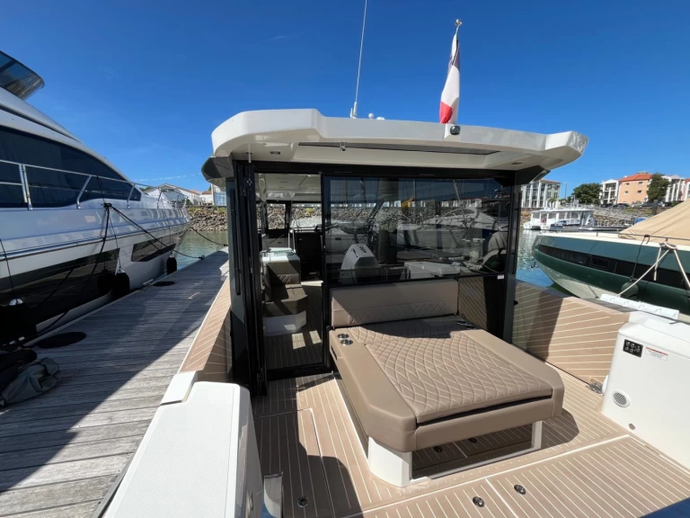 Saxdor Saxdor 400 GTC jednotlivci a charterové společnosti v Les Sables-d'Olonne