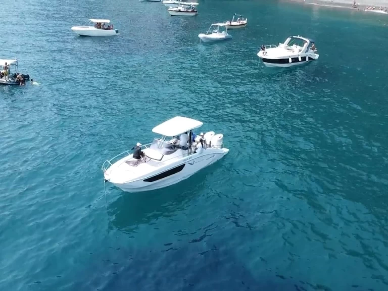 Pronajmout Motorová loď se skipperem či ne Idea Marine v Amalfi 