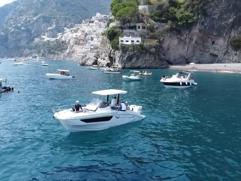 Pronájem Motorová loď Idea Marine s licencí