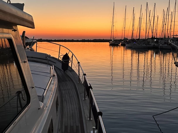 Pronajmout si Menorquin-Yachts Menorquin yacht 160 fly  v Marzamemi