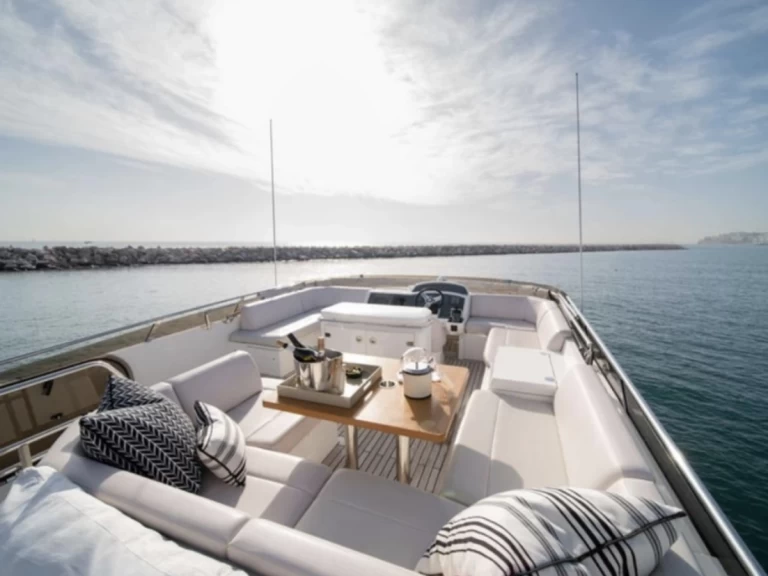 Princess Princess 62 Fly jednotlivci a charterové společnosti v Portisco