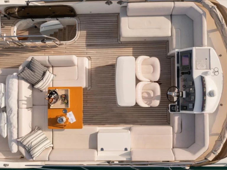 Pronájem jachty v Portisco -Princess Princess 62 Fly na Samboatu