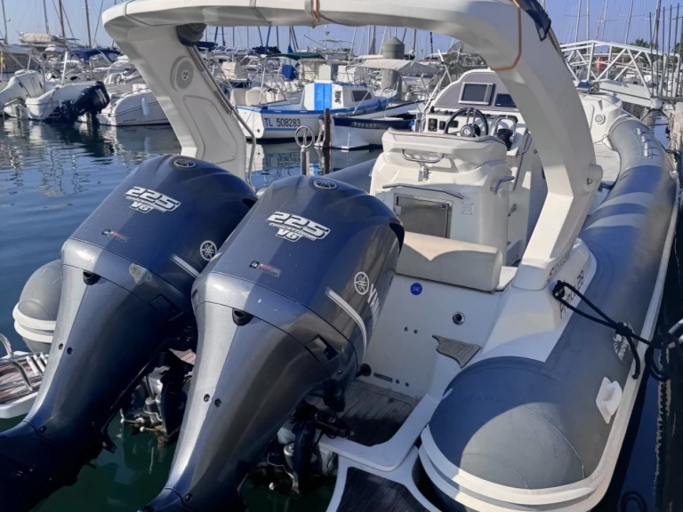 Pronájem Polotuhá loď Nuova Jolly s licencí