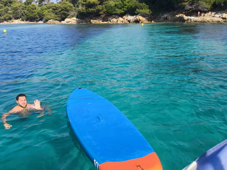 Pronájem lodi Four Winns Sundowner 285 v Cannes na Samboatu