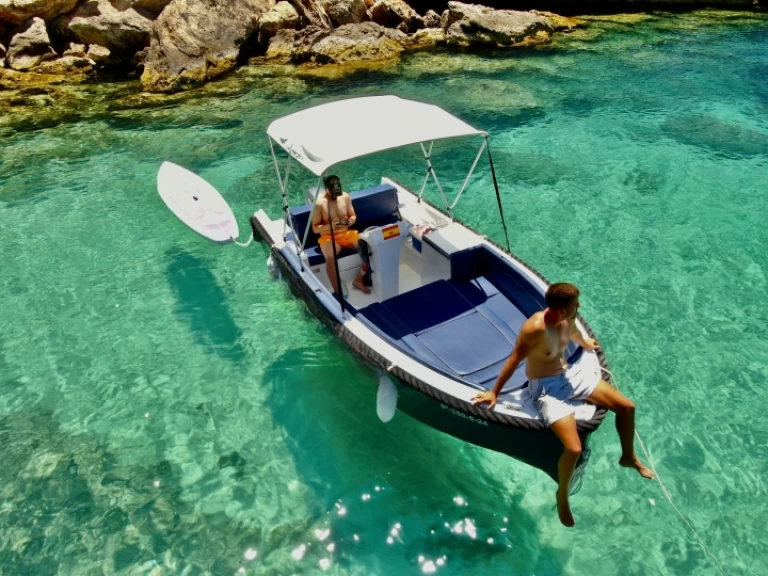 Pronajmout Motorová loď se skipperem či ne Vanquish v Sant Antoni de Portmany