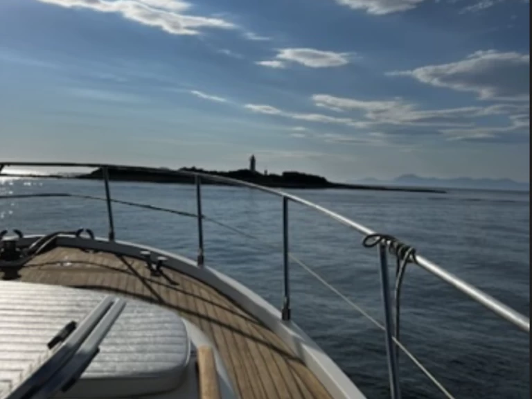 Pronájem lodi Cantieri Estensi Goldstar 44 v Agnone na Samboatu