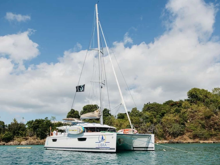 Pronájem Jachta Fountaine Pajot s licencí