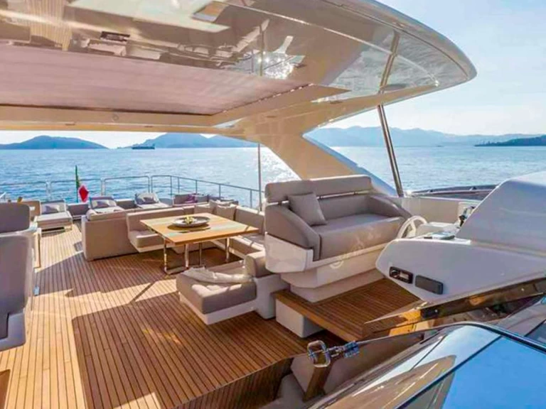 Pronájem lodi Ferretti Morning Star v Kumbor na Samboatu