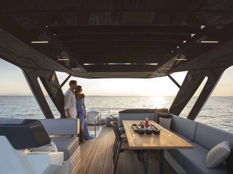 Pronájem lodi Ferretti Ermete v Sorrento na Samboatu