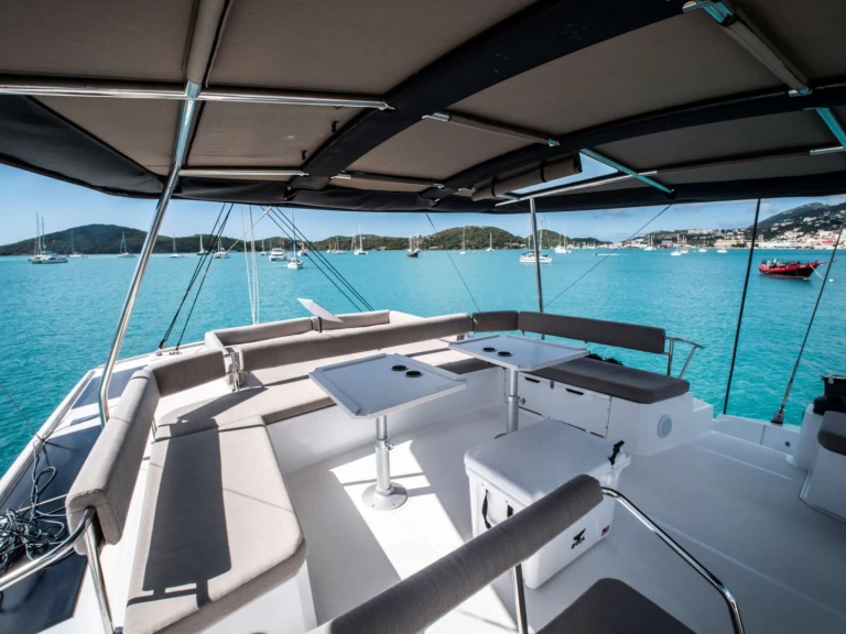 Pronájem Jachta Bali s licencí