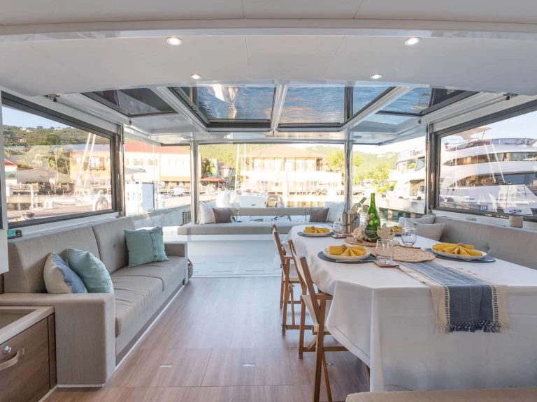 Pronájem lodi Bali Cleopatra v Americké Panenské ostrovy na Samboatu