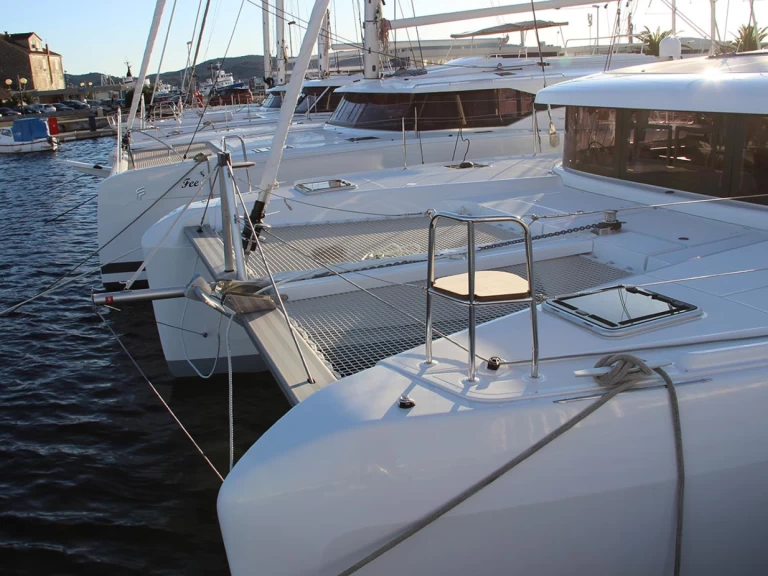 Pronajmout Katamarán se skipperem či ne Lagoon v Murter-Kornati