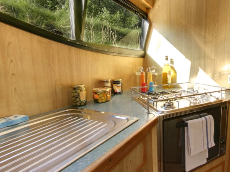 Motorová loď k pronájmu v Rheinsberg za nejlepší cenu