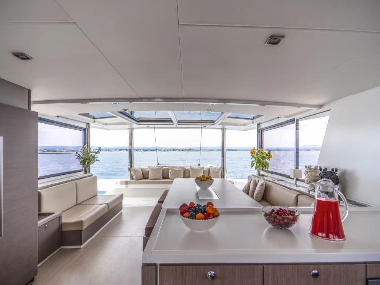 Katamarán k pronájmu v Marina d'Arechi za nejlepší cenu