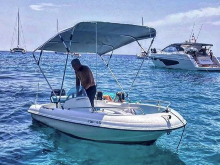 Pronájem lodi Cap 400 v Port d'Andratx na Samboatu