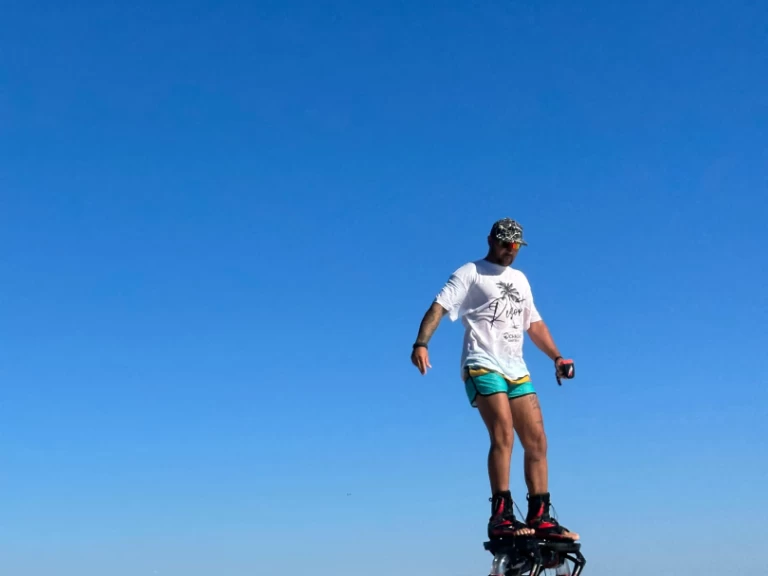 Pronájem Vodní skútr Flyboard s licencí