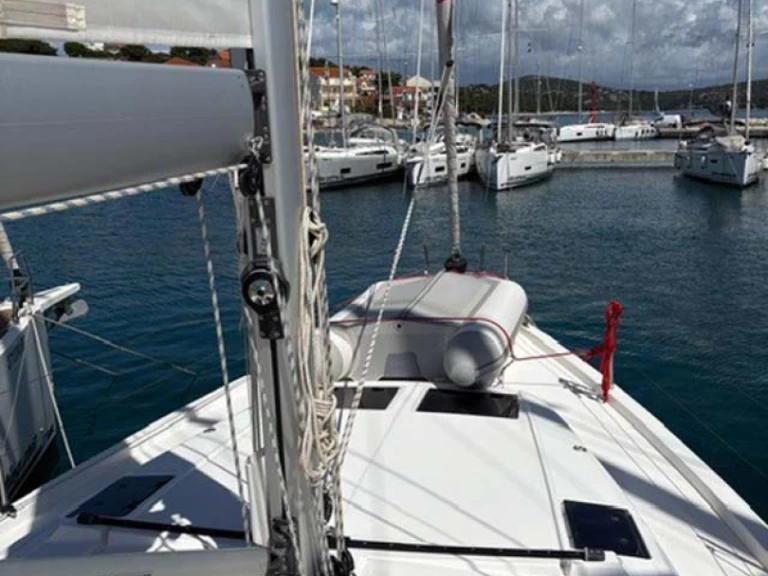 Bavaria Bavaria C46 jednotlivci a charterové společnosti v Trogir