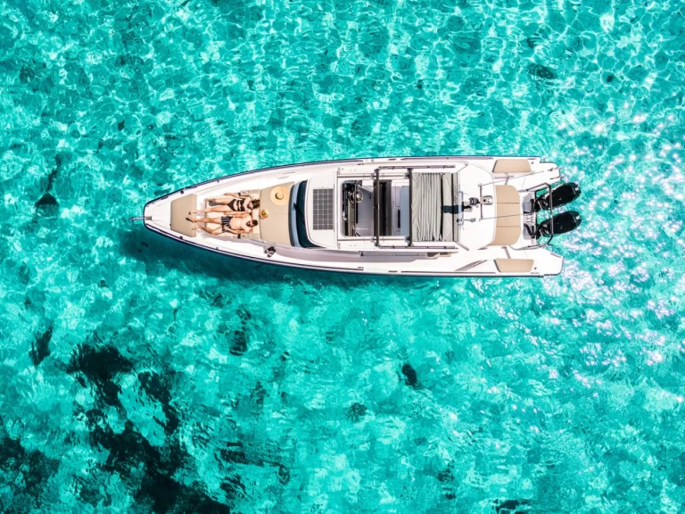 Axopar Axopar 37 Sun-Top jednotlivci a charterové společnosti v Zaton