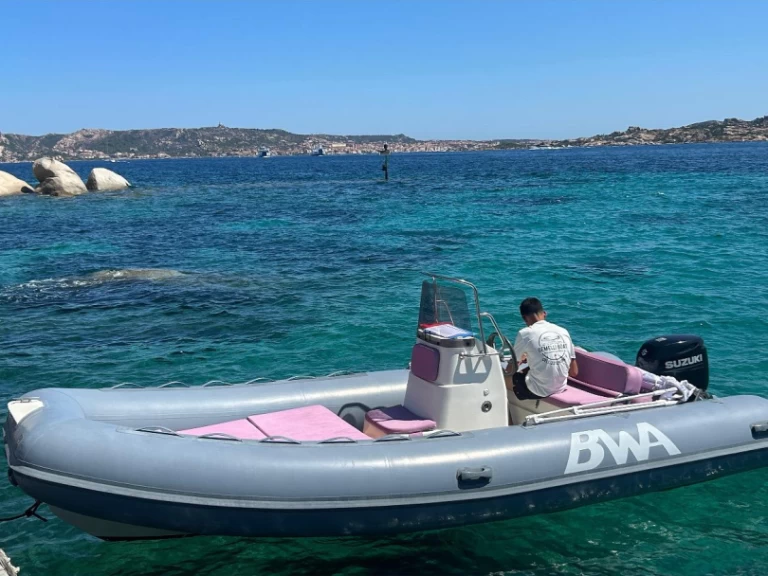 Pronajmout Polotuhá loď se skipperem či ne Bwa v Porto Pollo