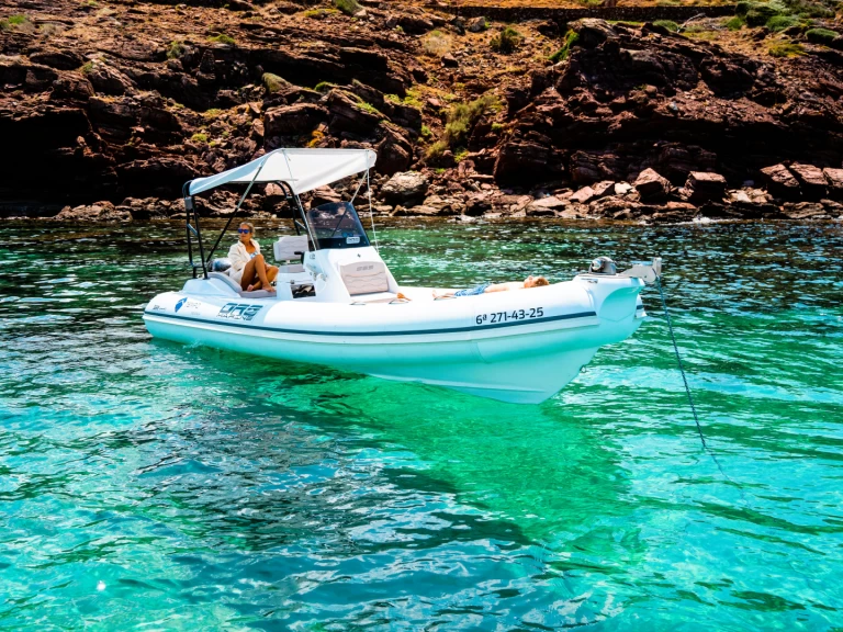 Pronájem lodi Oromarine Oromarine S-65 v Fornells na Samboatu