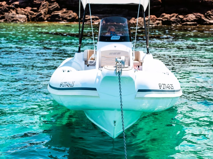 Pronájem Polotuhá loď Oromarine s licencí