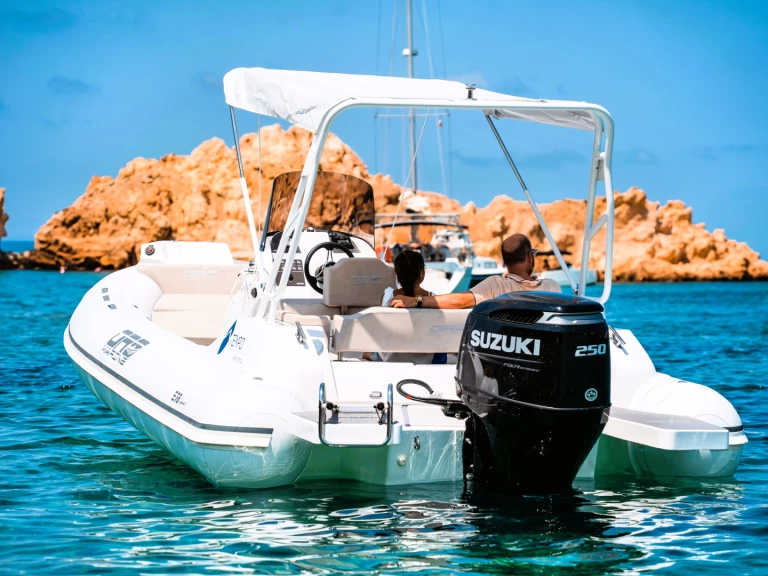 Oromarine Oromarine S-78 jednotlivci a charterové společnosti v Fornells