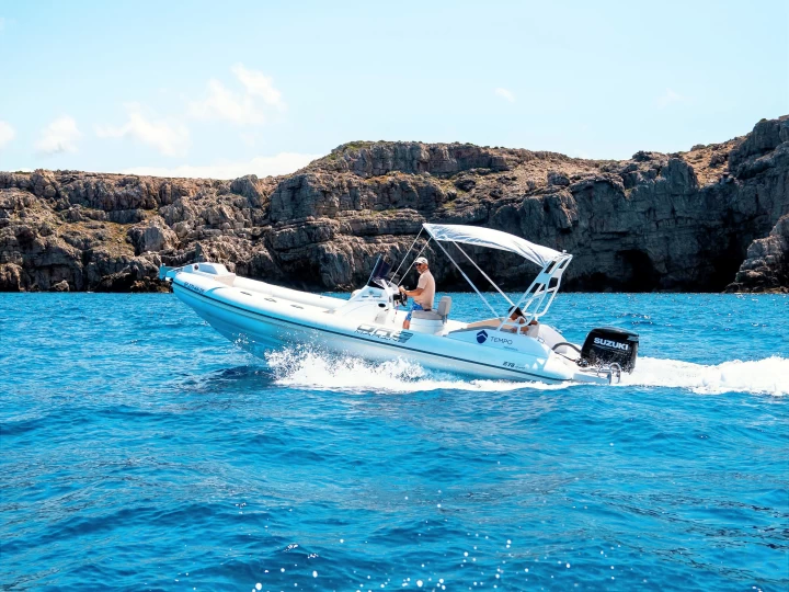 Pronájem Polotuhá loď v Fornells -Oromarine Oromarine S-78