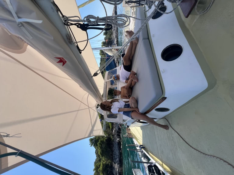Pronajmout si Uljanik Shipyard Besa v Hvar 