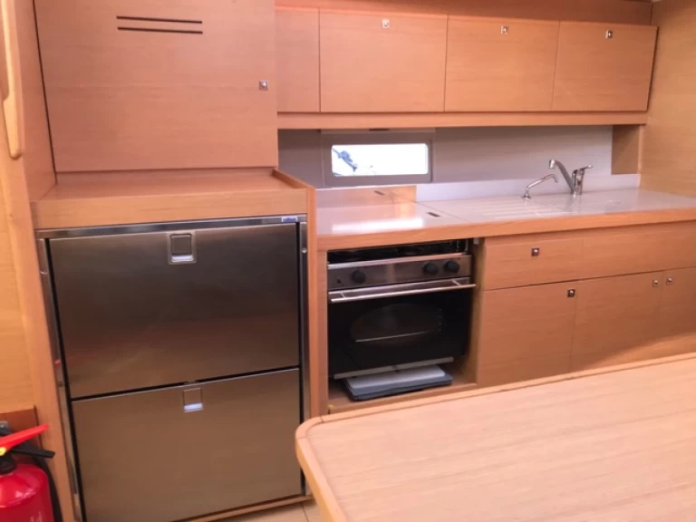 Dufour Dufour 390 Grand Large jednotlivci a charterové společnosti v Rhodos