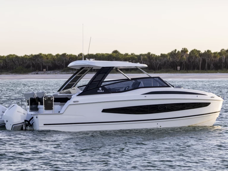 Aquila Aquila 32 Sport jednotlivci a charterové společnosti v Ajaccio