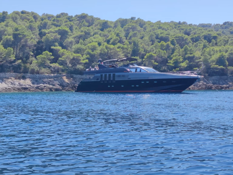 Pronájem lodi Split lákavé ceny 82