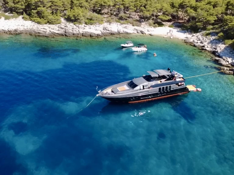 Pronájem lodi Split lákavé ceny 82