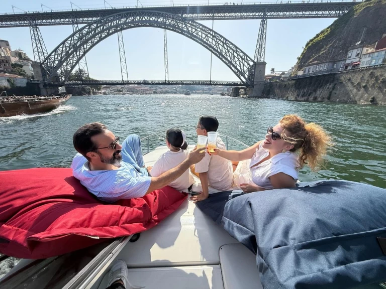 Pronájem lodi Sea Ray Sea Ray 275 Sundancer v Porto na Samboatu