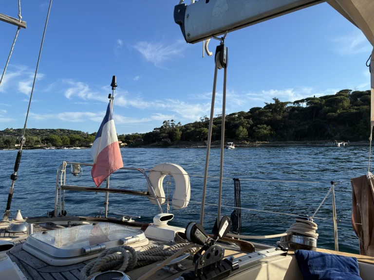 Pronajmout Plachetnice se skipperem či ne Halberg-Rassy v Saint-Tropez
