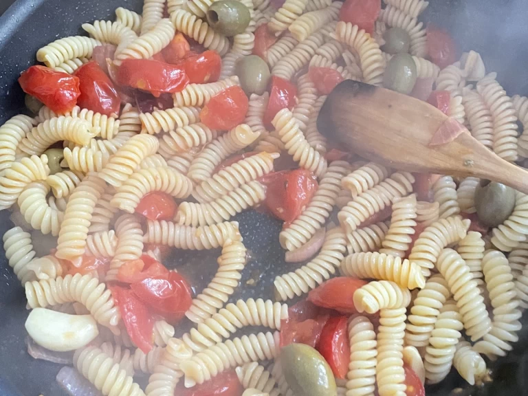 Pronajmout si Halberg-Rassy HR 42 v Saint-Tropez