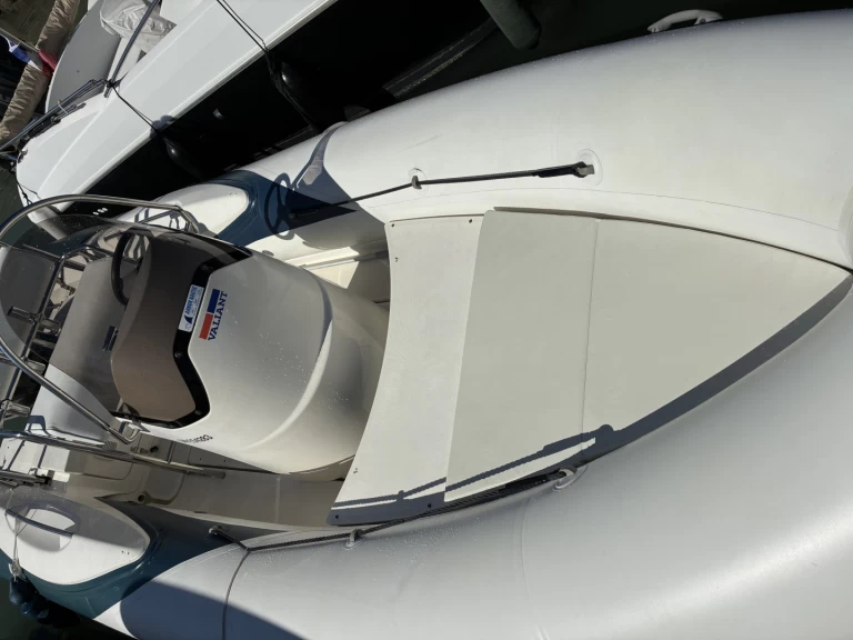 Pronajmout Polotuhá loď se skipperem či ne Valiant v Le Pouliguen