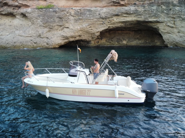 Pronájem Motorová loď key s licencí