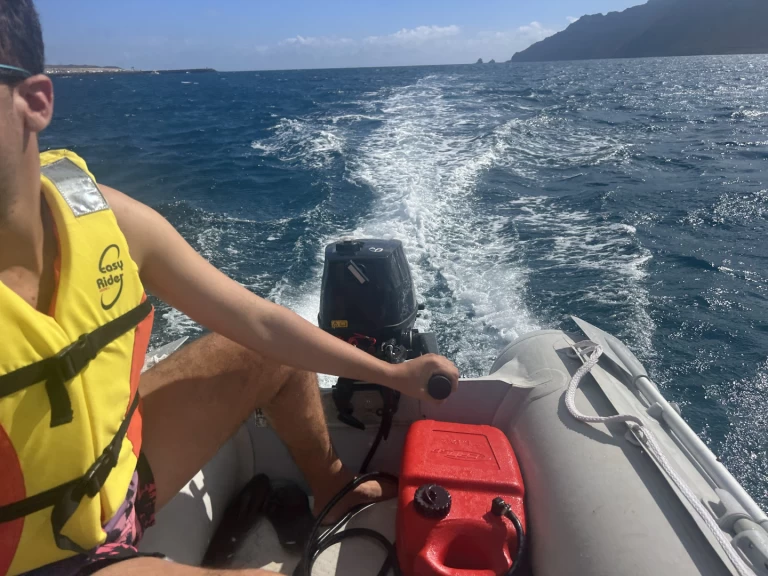 Pronájem lodi Ocean-Bay neumatica v Caleta de Sebo na Samboatu