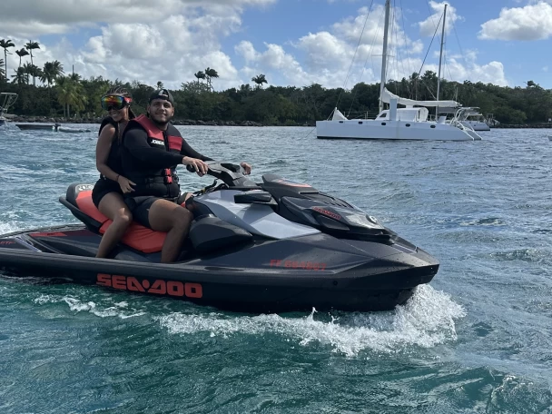 Pronájem Vodní skútr Sea-Doo s licencí