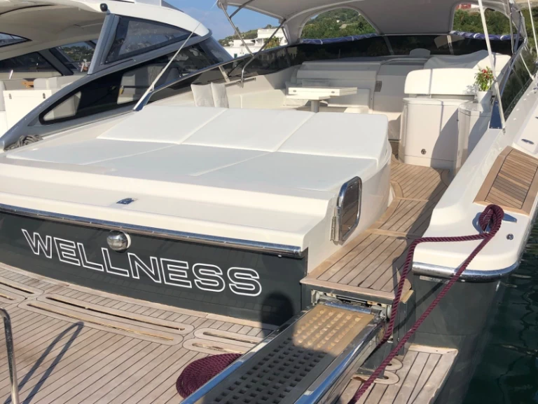 Pronájem Motorová loď Tornado s licencí