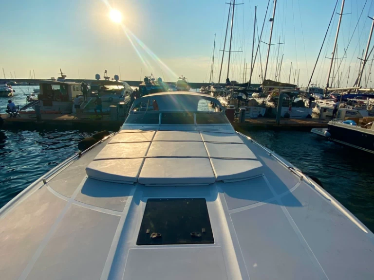 Motorová loď k pronájmu v Forio za nejlepší cenu