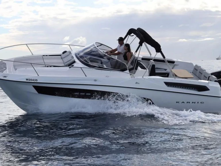 Pronájem Motorová loď v Monopoli -Karnic 902 