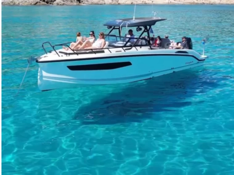 Pronájem Motorová loď Navan s licencí