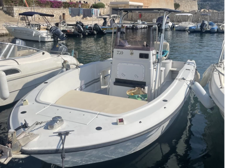 Pronajmout Motorová loď se skipperem či ne Four Winns v Mandelieu-la-Napoule