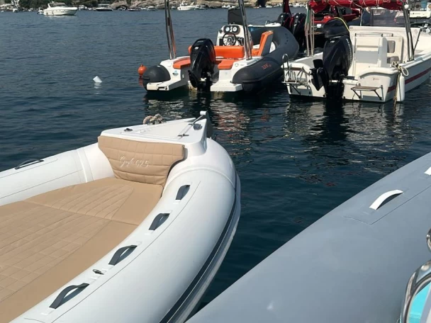 Pronajmout si Doviboat Dovi22 v Neapol