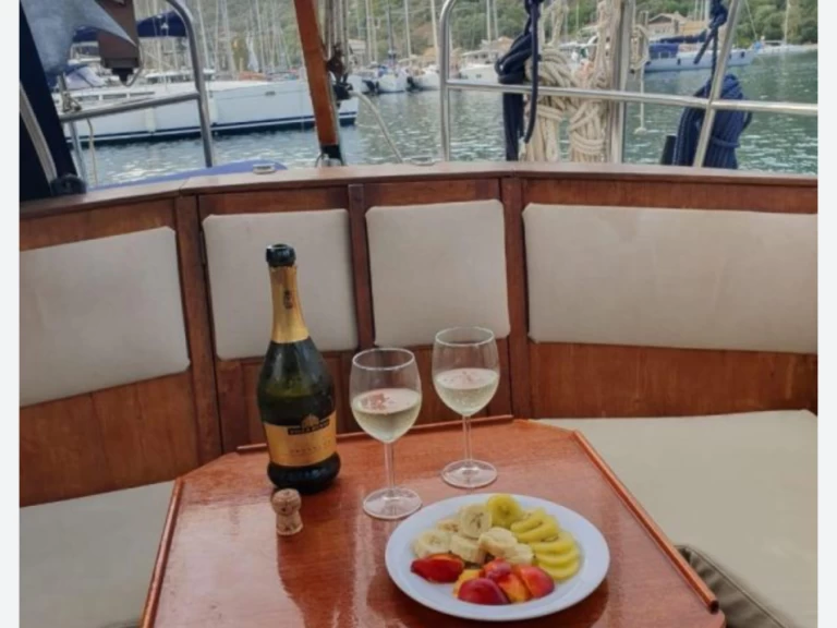 Plachetnice k pronájmu v Lisanza za nejlepší cenu