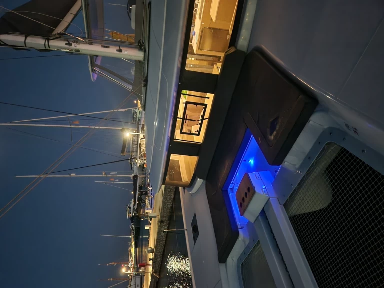 Lagoon Lagoon 46 jednotlivci a charterové společnosti v Alimos