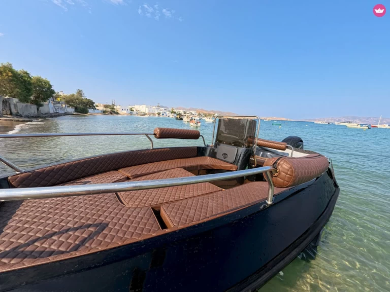 Pronajmout si Isatek Cobra 495 v Mílos