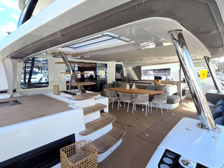 Pronájem lodi Lagoon Triwing Endor v Mallorka na Samboatu