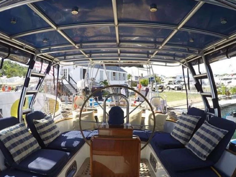 Pronajmout Jachta se skipperem či ne W.I. Crealock v Antigua Island